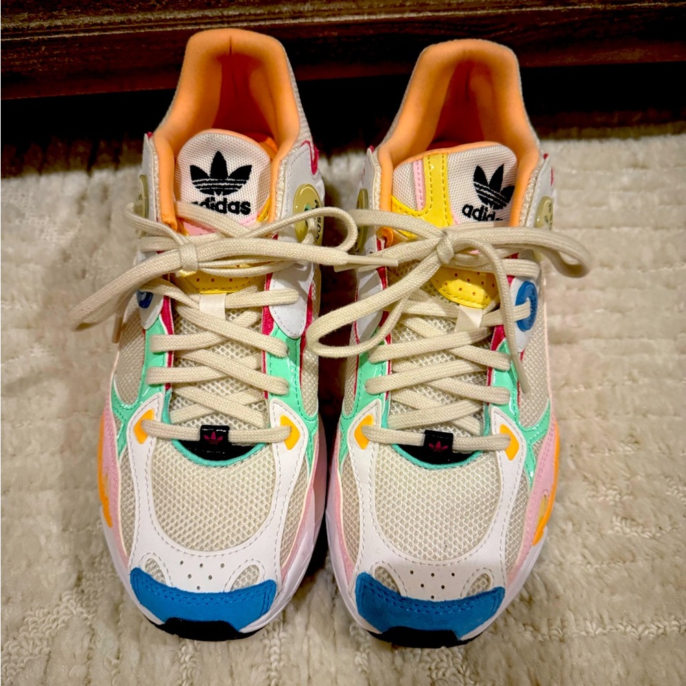 Womans Adidas
